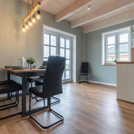 Doppelhaushaelfte In Holiday home Karolinenkoog
