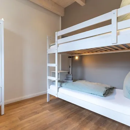 Doppelhaushaelfte In Holiday home
